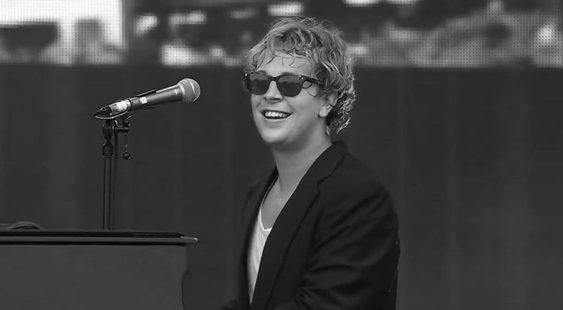 Throwback Thursday: Tom Odell’s “Black Friday” – A Bleak Anthem of Modern Despair